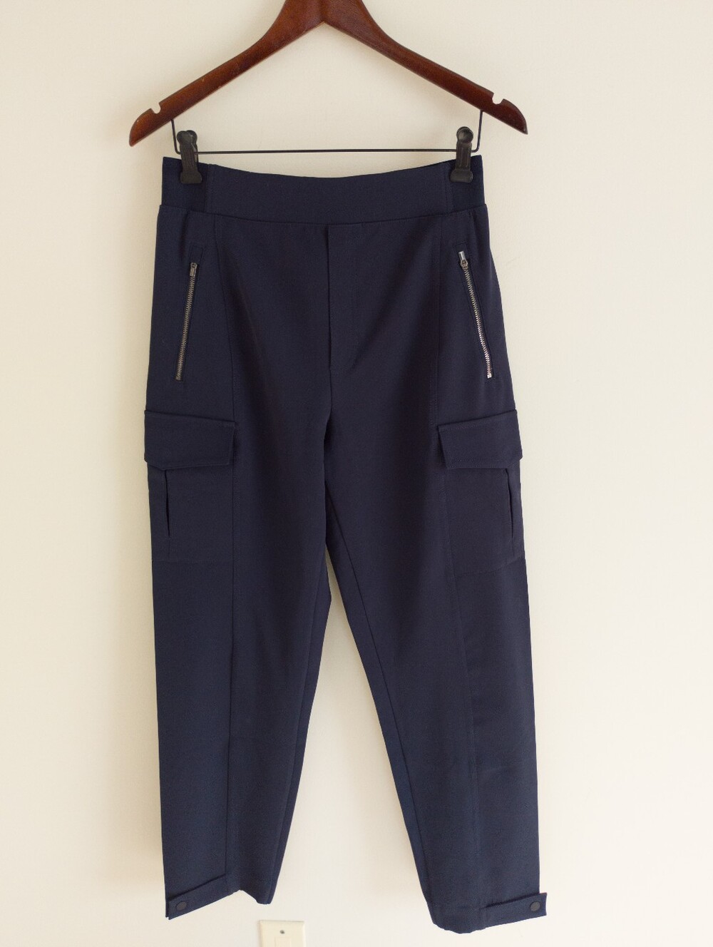 Athleta Endless High Rise Cargo Pant Navy Blue Size 6 Ankle Snap Travel Work